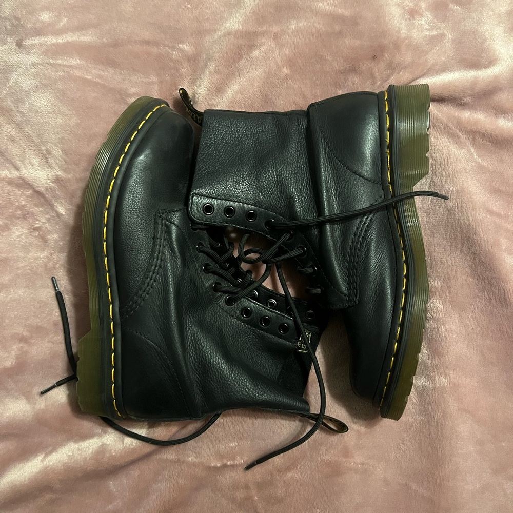 Lightly worn doc martens!